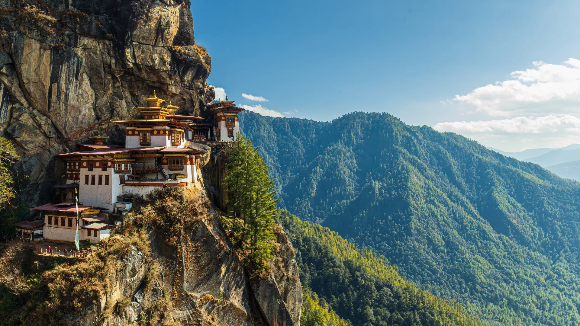 Nature & Scenic Bhutan Tour: Valleys & Mountains